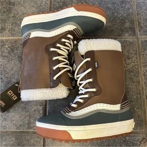 Vans Standard  Snow MTE Lined  Winter Waterproof Boots New 6.5 Womens / 5 Men’s